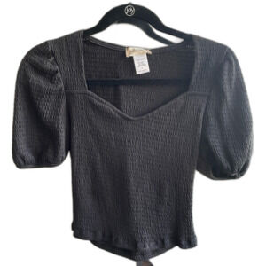 NWT Altar’d State Cropped top with puffy sleeves